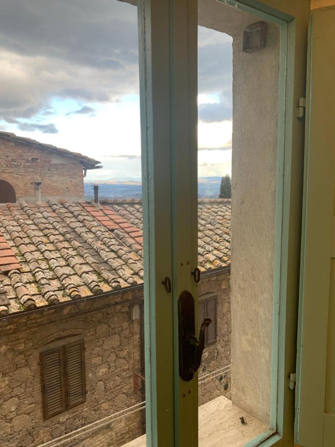Leone Apartment San Gimignano Bagian luar foto